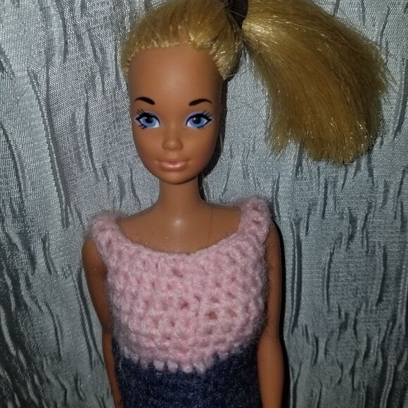 2 vintage 70's barbie with hand made crochet dresses - Picture 2 of 12
